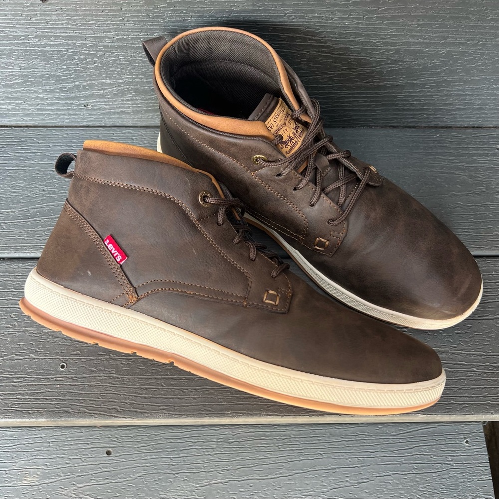 LEVI’S GOSHEN BROWN SNEAKER BOOTS SIZE 11